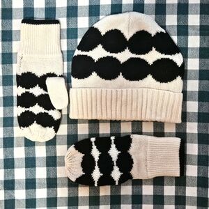 Uniqlo x Marimekko Beanie and Gloves